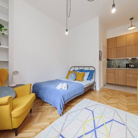 Canary Corner Studio City Centre Варшава Экстерьер фото