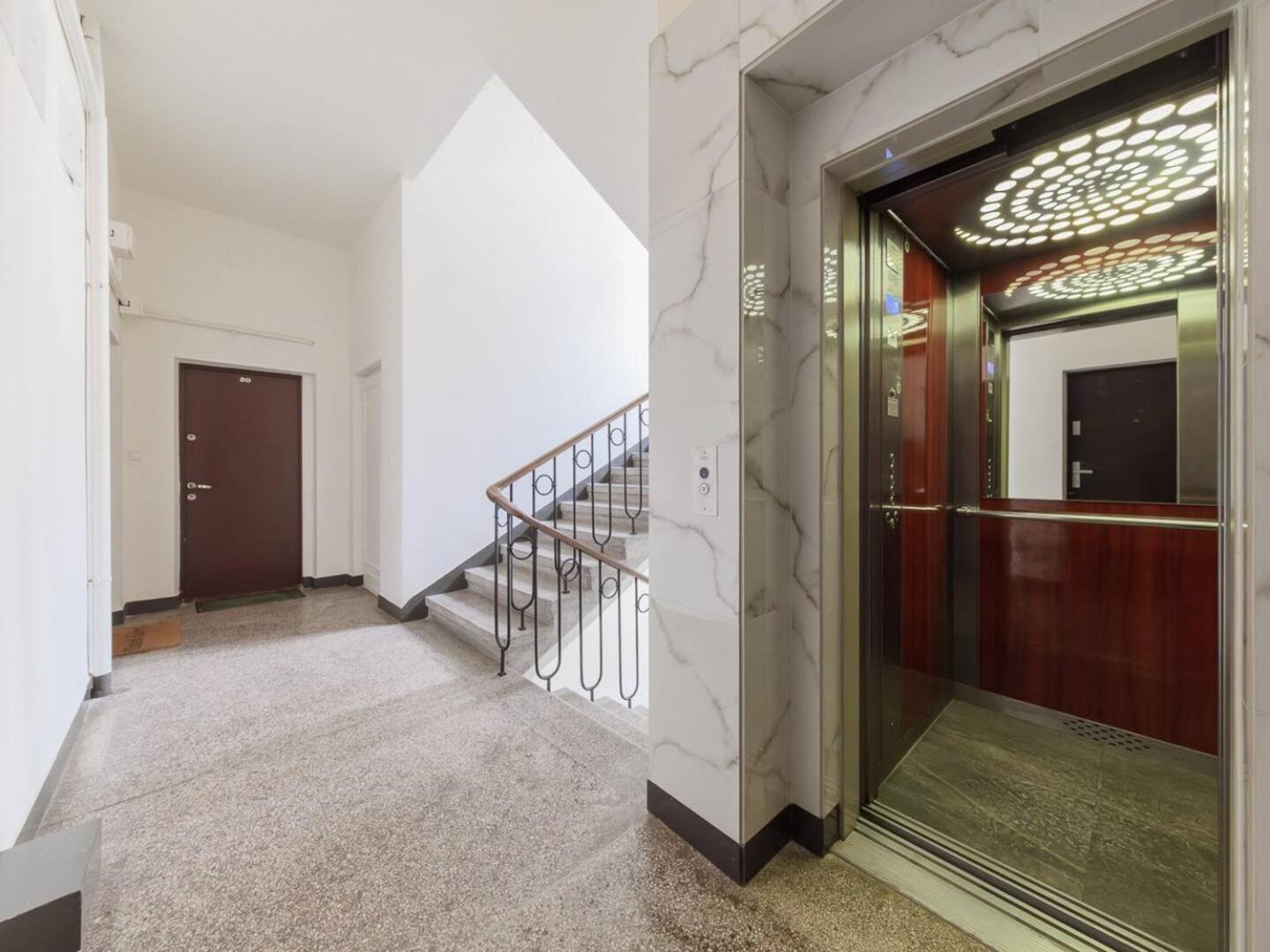 Canary Corner Studio City Centre Варшава Экстерьер фото